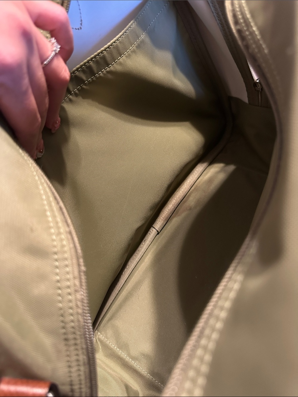 Longchamp Olive Nylon Travel Bag with Brown Leather Trim - Picture 4 of 6